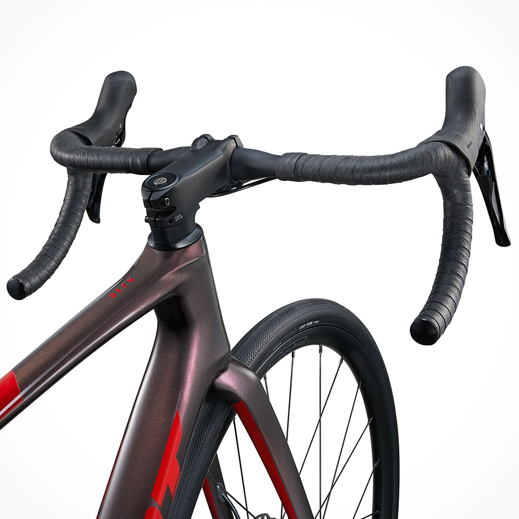Product image: Giant Defy Advanced 2 Tiger Red 2024 Handle.