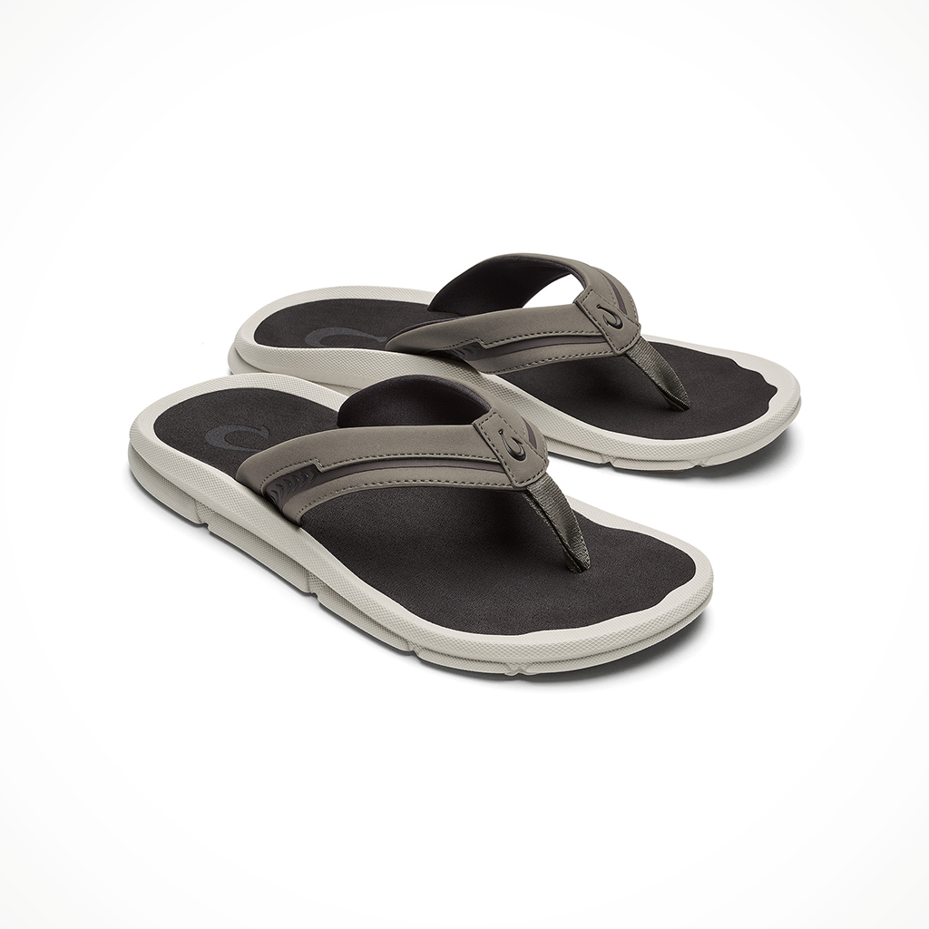 Product image: Olukai Akeu Mustang Dark Java Mens 2026, shown as a pair.