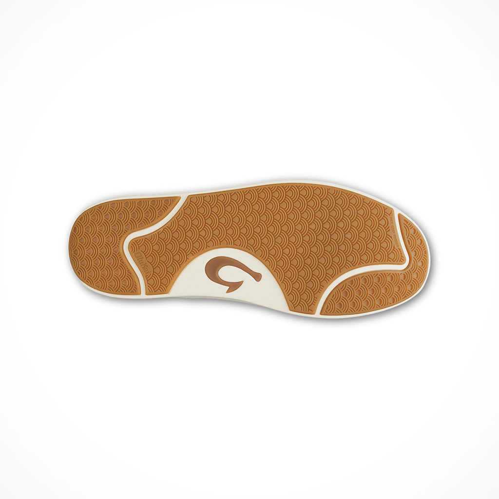 Product image: Olukai Laeahi Nui Tapa Tan Mens 2026, showing the bottom view.